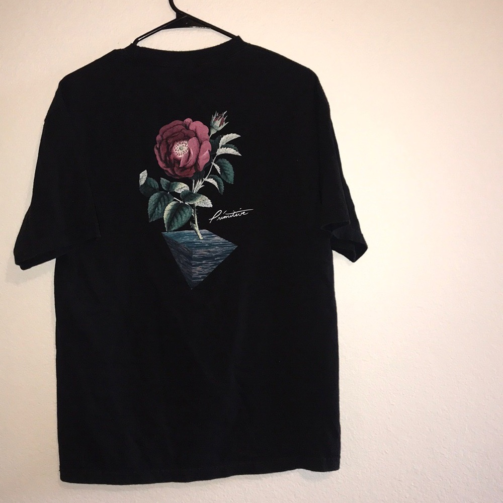 Black short sleeve t-shirt